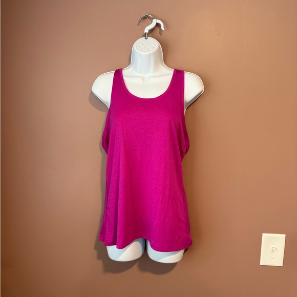 Bundle of workout tops - Picture 5 of 6